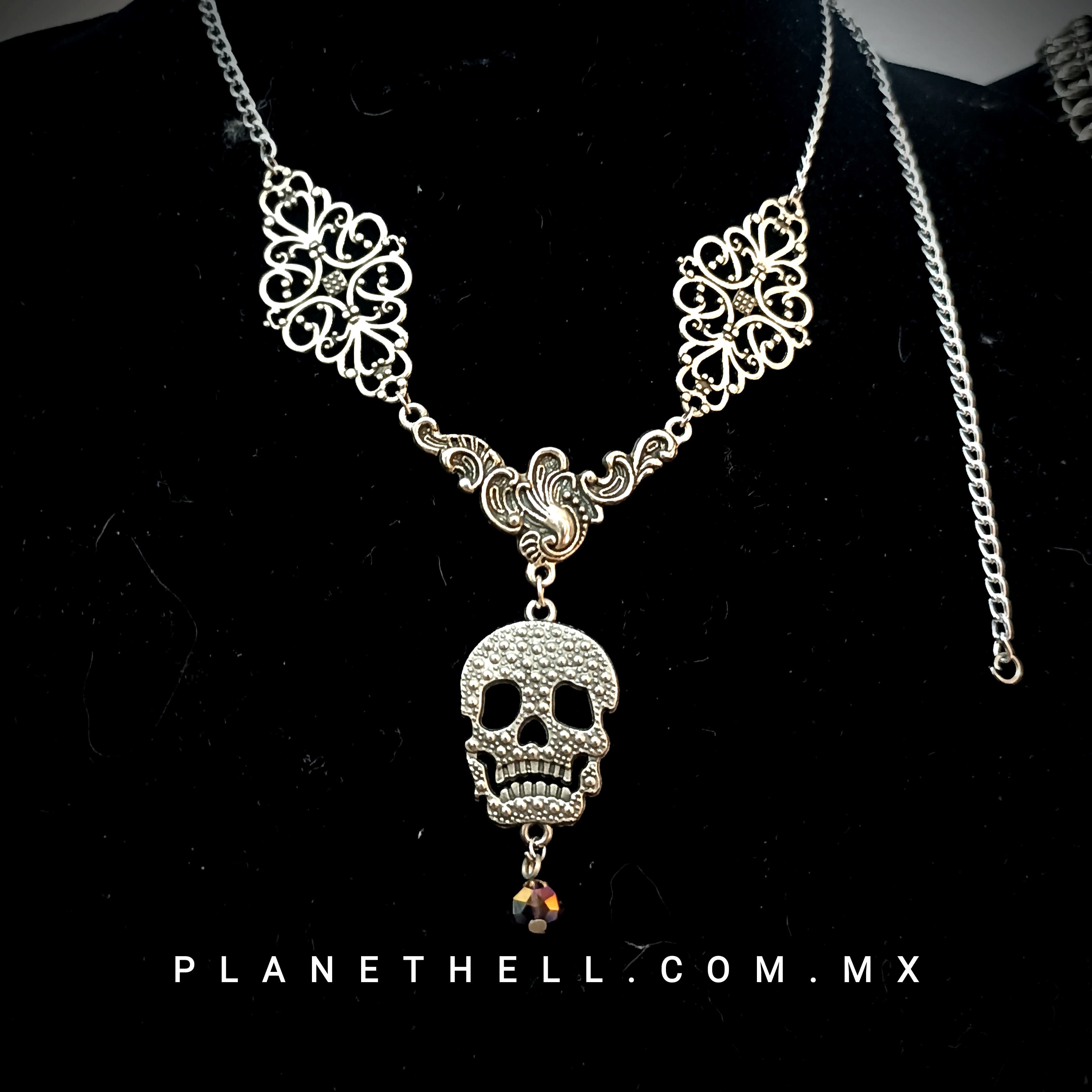 COLLAR - CRISTAL SKULL